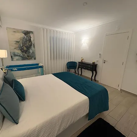 Cristina 17 - Pool & 10 Min Walk From וילה אלבופיירה