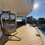 Cristina 17 - Pool & 10 Min Walk From *
