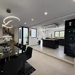 Villa Cristina 17 - Pool & 10 Min Walk From