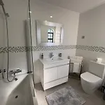 Cristina 17 - Pool & 10 Min Walk From Villa *