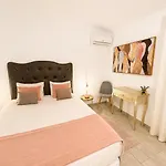 Вилла Cristina 17 - Pool & 10 Min Walk From