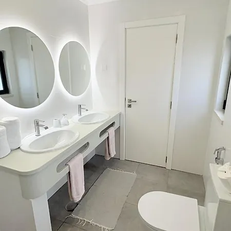 Cristina 17 - 500 M From The Villa *