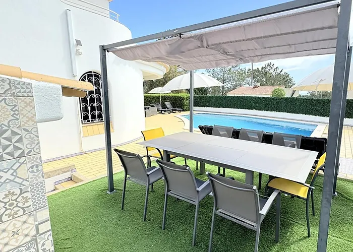 Cristina 17 - 500 M From The فيلة