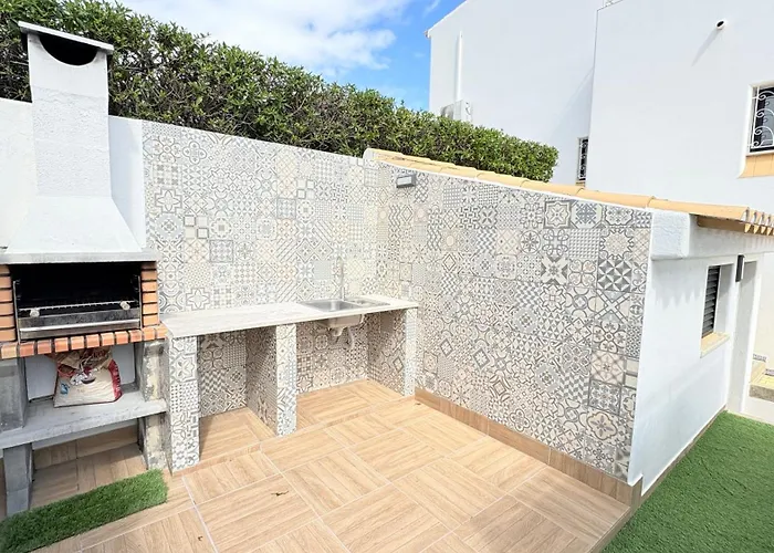 Cristina 17 - 500 M From The فيلة *