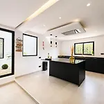 Cristina 17 - Pool & 10 Min Walk From 阿尔布费拉