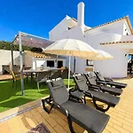 Cristina 17 - Pool & 10 Min Walk From 别墅
