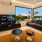 Cristina 17 - Pool & 10 Min Walk From 阿尔布费拉