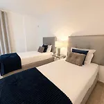 Cristina 17 - Pool & 10 Min Walk From * 阿尔布费拉