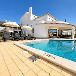 Cristina 17 - Pool & 10 Min Walk From 阿尔布费拉